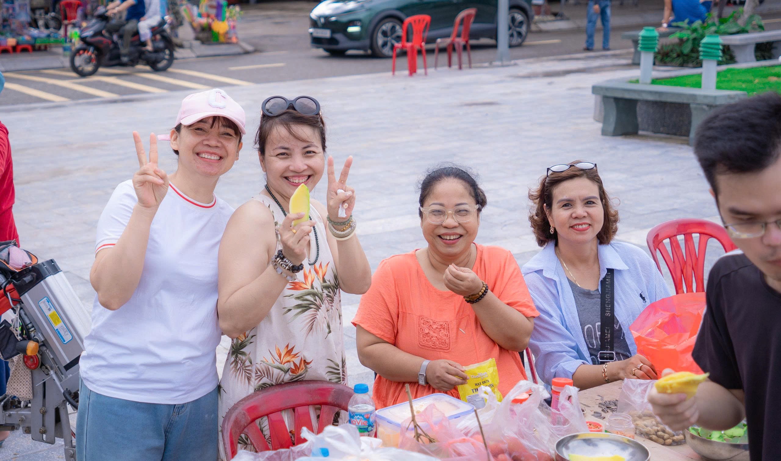 CHỊ PHẠM PHƯƠNG NGƯỜI MANG TÊN FACEBOOK “KẾT NỐI” - 3