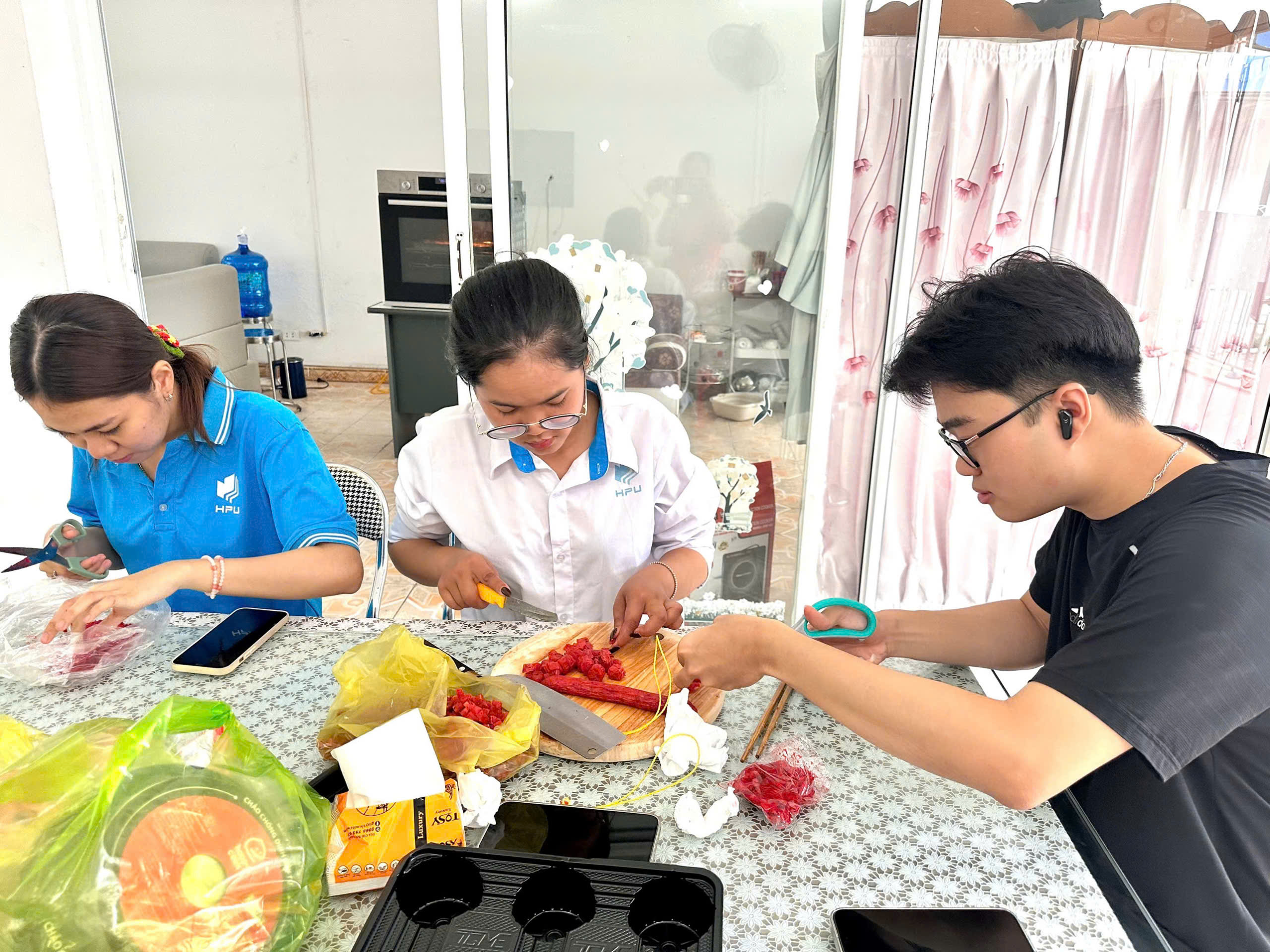 Bản nháp đầu tiên đã "ra lò": Đội hình khởi động Lớp học làm bánh Trung thu 2026! — 2