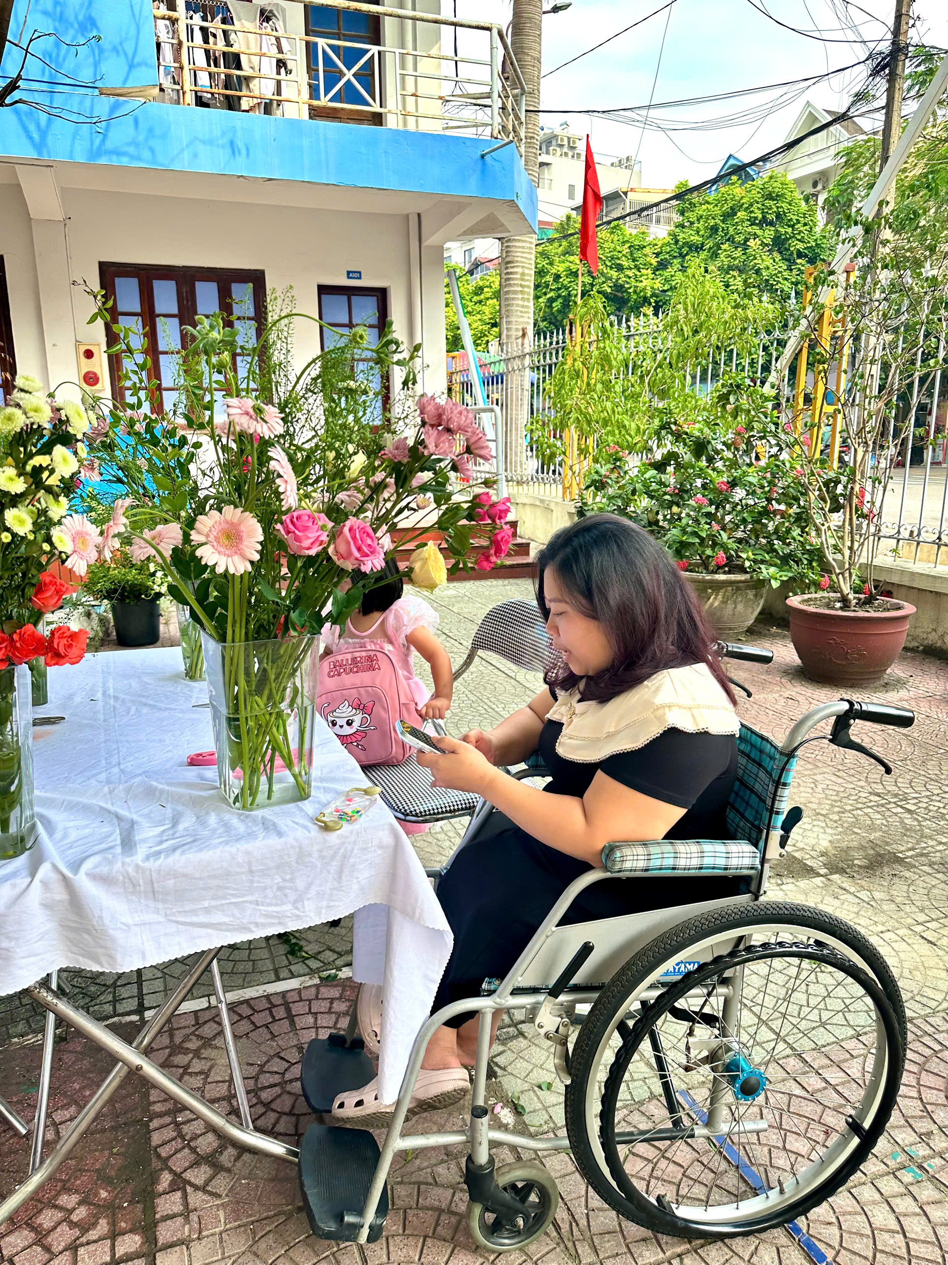 Lớp học Cắm hoa và hoạt động chào mừng Ngày Phụ nữ Việt Nam 20/10 — 3
